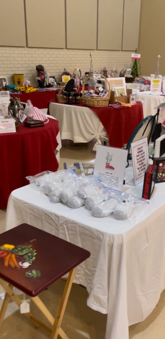 Holiday Market in Raleigh Craft Tables